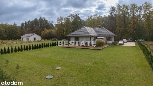 Nowoczesny dom parterowy z ogrodem