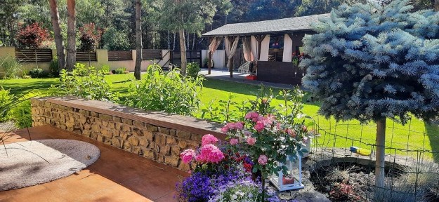 Dom w cichej i spokojnej okolicy z dala od zgiełku miasta