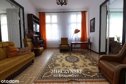 Przestronne mieszkanie z ogromnym potencjałem!