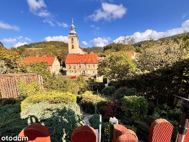 Połowa bliźniaka w Walimiu z uroczym widokiem na Góry Sowie