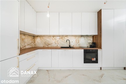 Mieszkanie Premium z 2024 r. z tarasem, balkonem