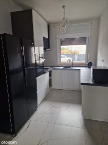 Wolnostojący funkcjonalny przestronny dom, działka w pełni ogrodzona