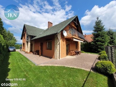 *Dom - Krzyżowa-Korbielów - Szkoła Montessori*