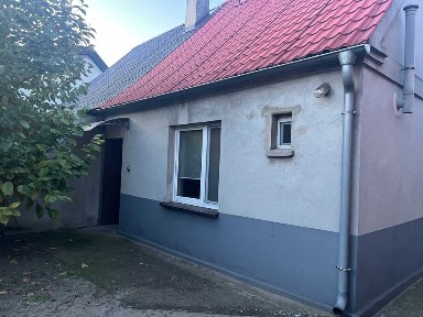 Mały dom z działką