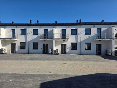 Sprzedam Lokal Dom w zabudowie szeregowej Parking Ogród Złotniki Kuj