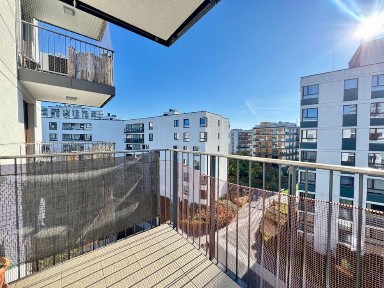 Dwupokojowe mieszkanie z balkonem, parking i komórka w Cenir