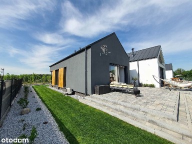 Nowoczesny dom z garażem blisko lasu