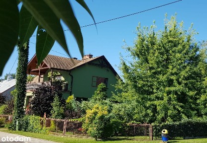 Przestronny dom z 5 pokojami i garażem z ogrodem w centrum Tarnobrzega