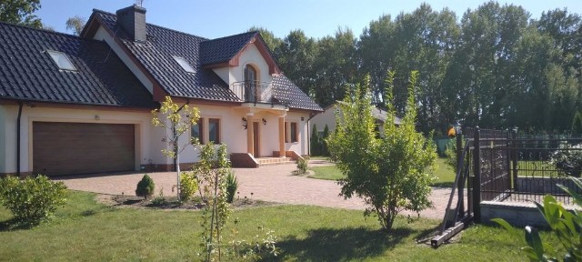 Dworek W Rajskim Zakątku