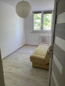 2 pokojowe mieszkanie 1 piętro, balkon, Blisko Centrum ul. Staffa