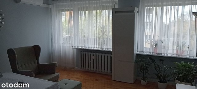 Duże, wygodne, 3-pokojowe mieszkanie na II piętrze bloku mieszkalnego