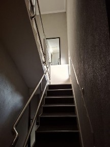 Dom-mieszkanie -budynek uslugowo-mieszkalny