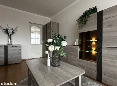 Zamieszkaj wygodnie-3 pokoje z balkonem w Policach