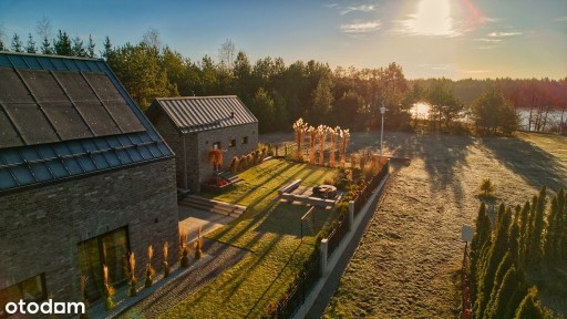 Nowoczesny dom nad jeziorem na Mazurach