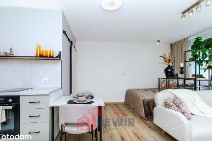 Kawalerka z dużym balkonem na 10 piętrze