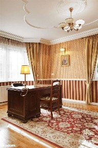 Stylowy dom z widokiem na las