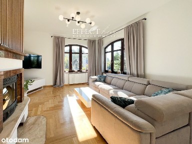 Stylowy dom z sauną, basenem w otoczeniu zieleni