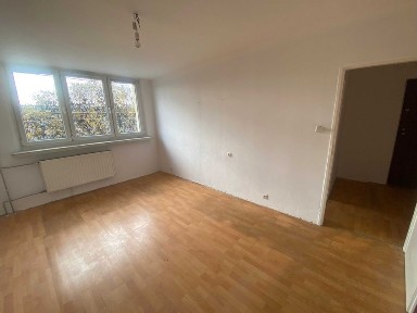 Azory. Ustawne, funkcjonalne 2-pokojowe w cichej okolicy.