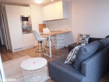 Jagodno / wygodna kawalerka z garażem od zaraz