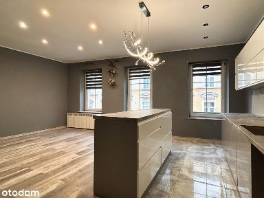 Przestronne mieszkanie w sąsiedztwie Rynku.