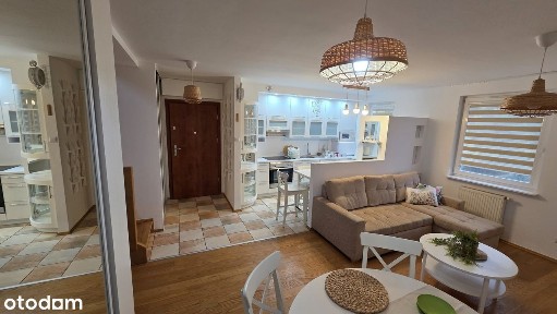 Przestronne, jasne mieszkanie z balkonem, widokiem, w sąsiedztwie lasu