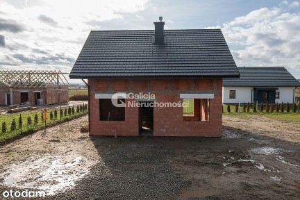 Nowy dom w stanie surowym otwartym - działka 8ar