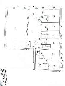 Dom mieszkalny z lokalami usługowymi i apartamentami na wynajem