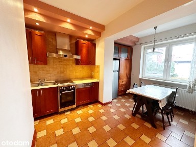 Dm z 6 sypialniami oraz 2 łazienkami