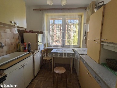 Dwupokojowe mieszkanie w centrum miasta z balkonem