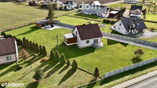 Nowoczesny smart dom z ogrodem zimowym