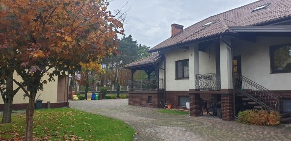 Sprzedam Dom z dochodową działalnością w miejscowości Tuszyn.OKAZJA