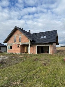 Dom wolnostojący na dużej działce- stan surowy zamknięty | Tuliusz IX