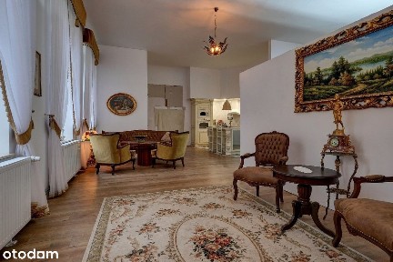 72 m2 mieszkanie w pałacu, jak nowe