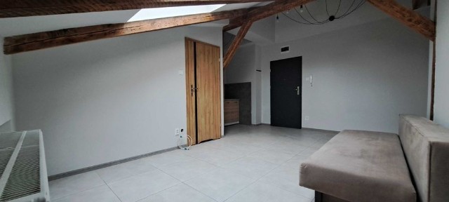 Do wynajęcia po kapitalnym remoncie kawalerka.