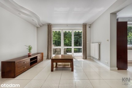 Dom szeregowy w doskonałej lokalizacji.