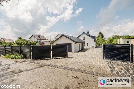 Nowoczesny Bliźniak Nad Jeziorem