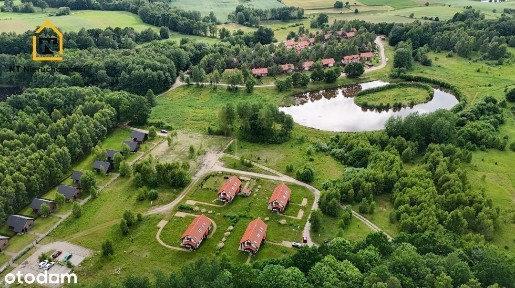 Kompleks trzedomków dwulokalowych na Kaszubach.