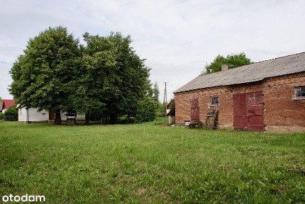Siedlisko wraz z działką 2387m, drewniany dom, gospodarstwo, Chłaniów