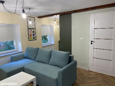 Nowoczesna wyposażona kawalerka z komórką w centrum miasta