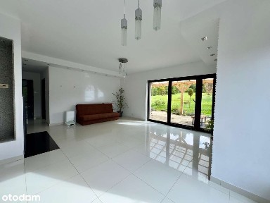 Rezerwacja. Miejsce marzeń - nowoczesny dom z ogrodem