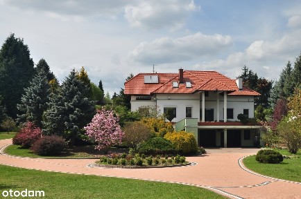 Przestronny dom 530 m² z basenem