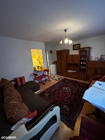 Przytulna kawalerka z osobną kuchnia