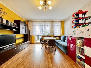 M3 Rozkładowe I Piętro z balkonem ok 5 m2