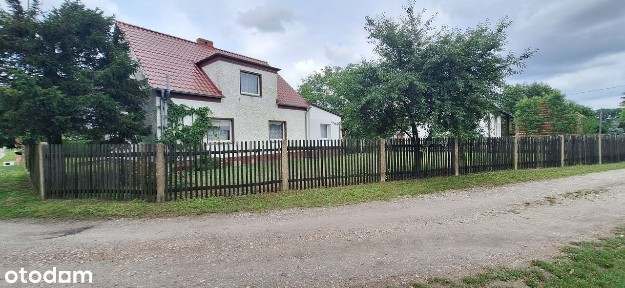 Dom wraz z zabudową gospodarczą BAŻANY
