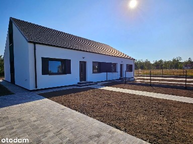 Funkcjonalny dom w zabudowie dwulokalowej, kameralne osiedle