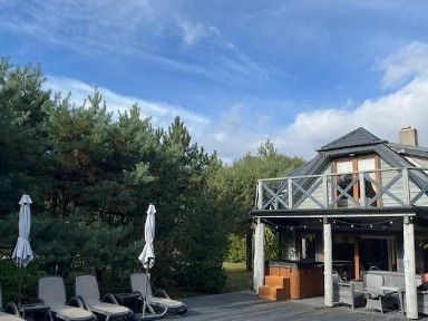 Wynajmę na weekend lub urlop dom nad jeziorem z sauną i jacuzzi.