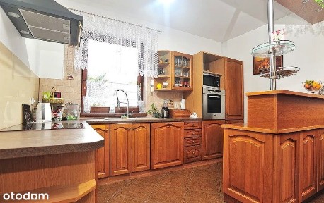 Atrakcyjny dom na kameralnym osiedlu