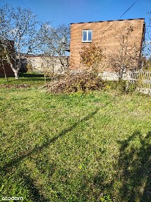 Dom z działką i budynkami gospodarczymi