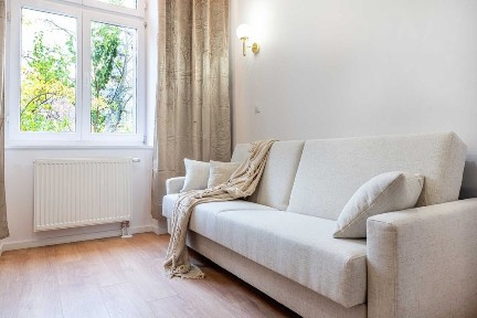 Wynajmę kawalerkę przy ul Głogowskiej, tuż przy przystanku tramwajowym