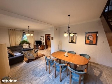 Dom dwurodzinny w pobliżu Magelanki.